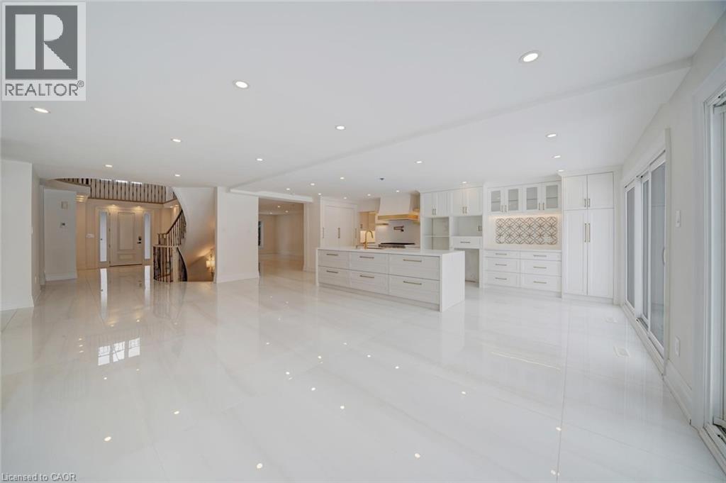 2A Chiltern Hill, Richmond Hill, ON - Indoor Photo Showing Other Room