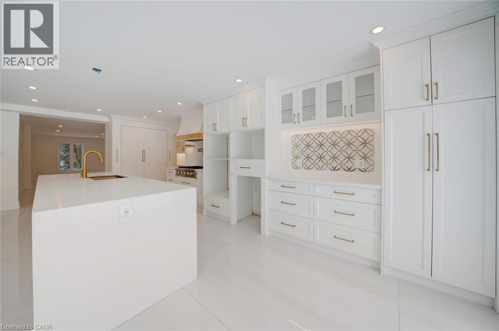 2A Chiltern Hill, Richmond Hill, ON - Indoor Photo Showing Other Room