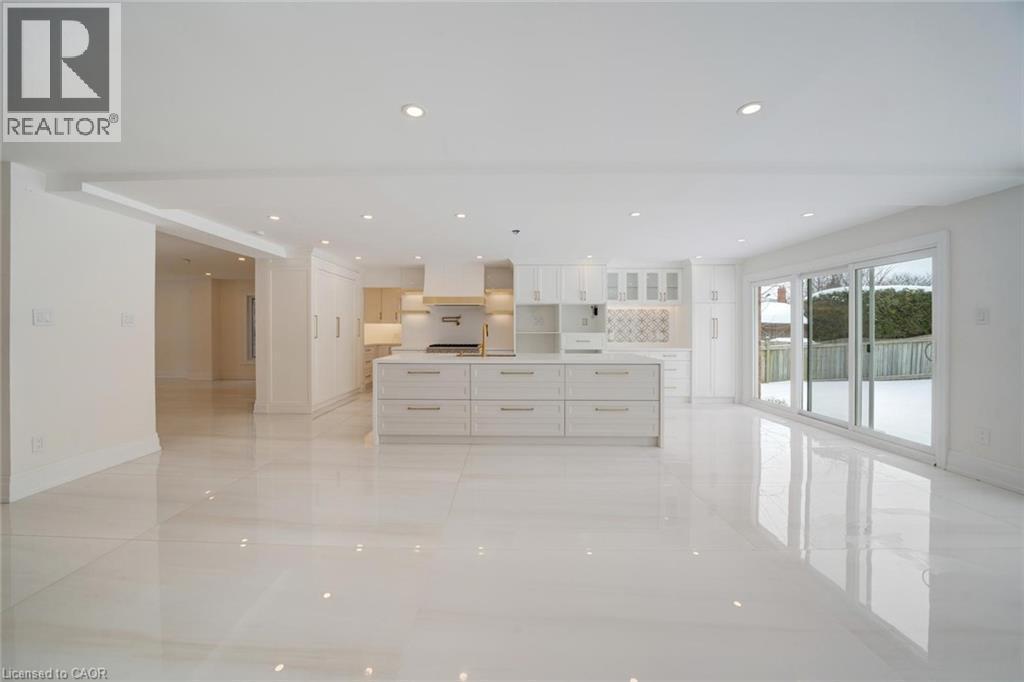2A Chiltern Hill, Richmond Hill, ON - Indoor