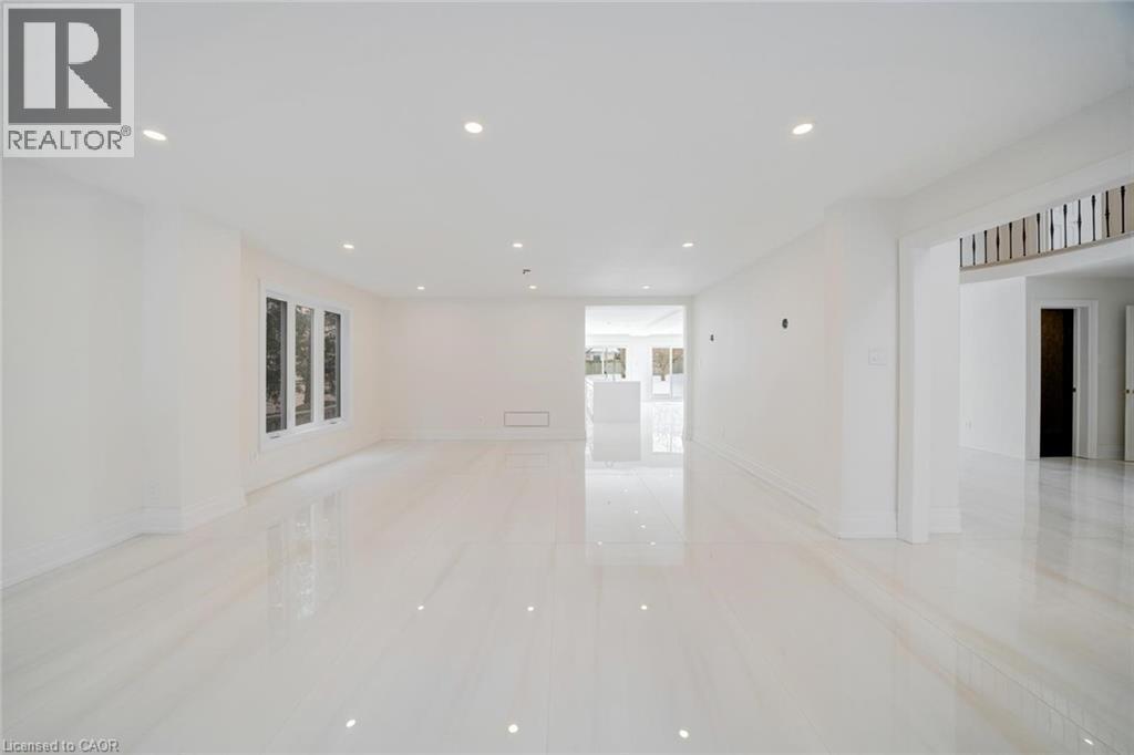 2A Chiltern Hill, Richmond Hill, ON - Indoor Photo Showing Other Room