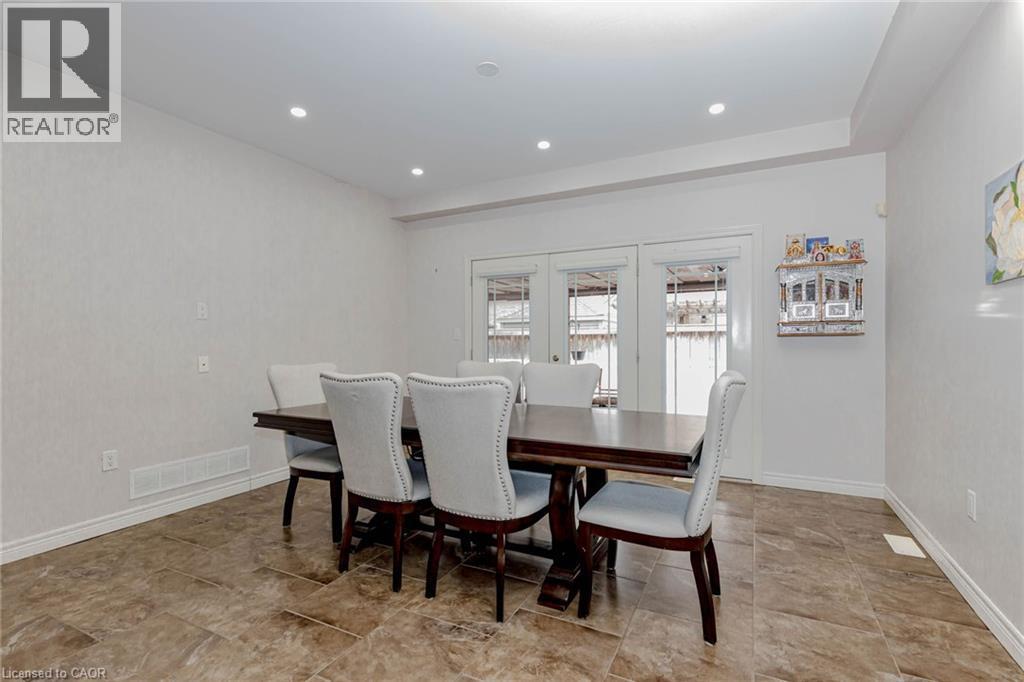 Dining space with recessed lighting and baseboards - 2 Doon Creek Street, Kitchener, ON - Indoor Photo Showing Dining Room