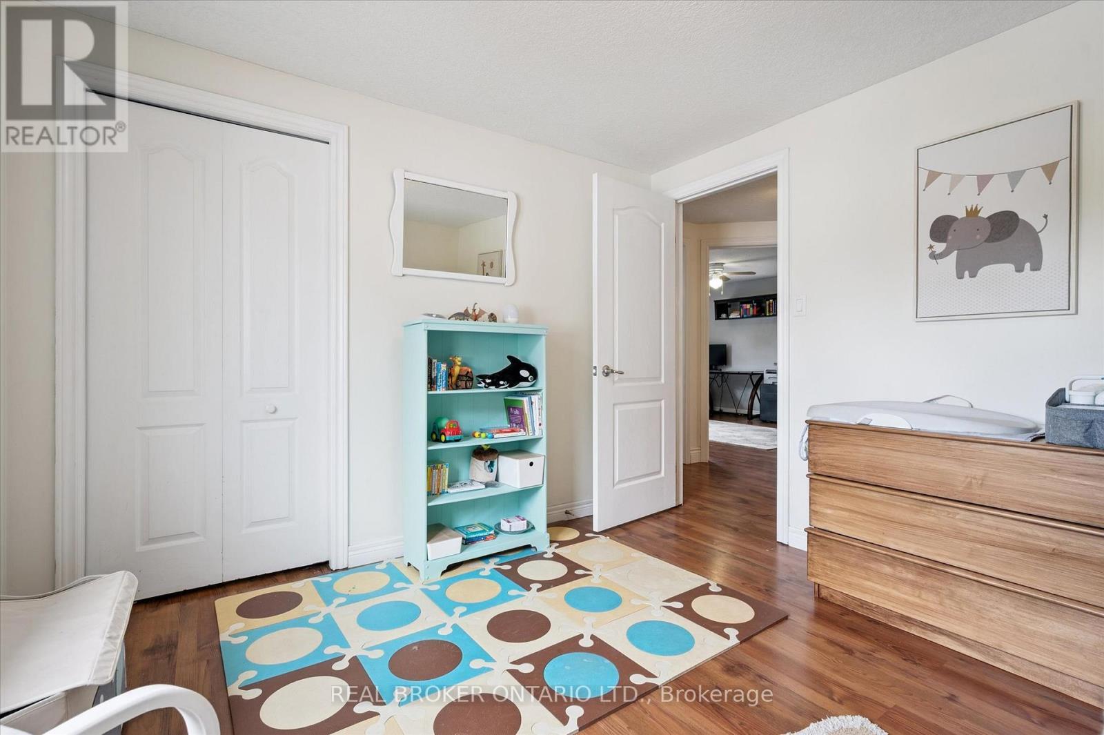 18 Pearwood Court, Kitchener, ON - Indoor