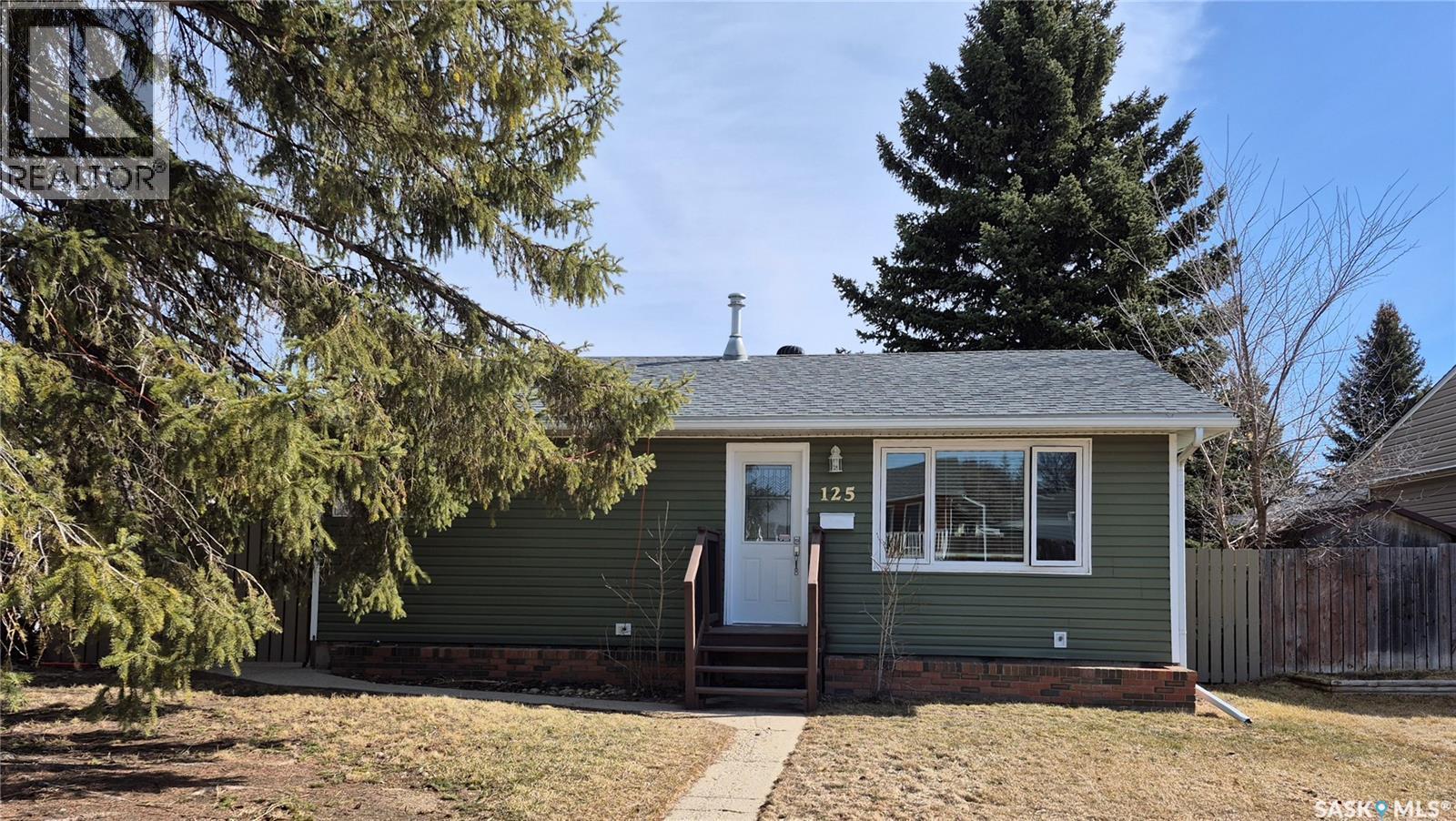 125 4Th Avenue Se, Swift Current, SK - Outdoor