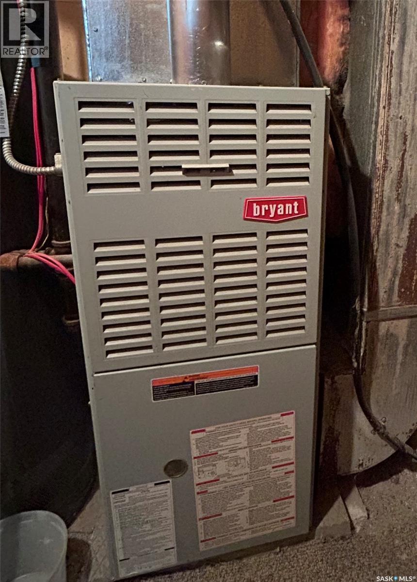 125 4Th Avenue Se, Swift Current, SK - Indoor Photo Showing Basement