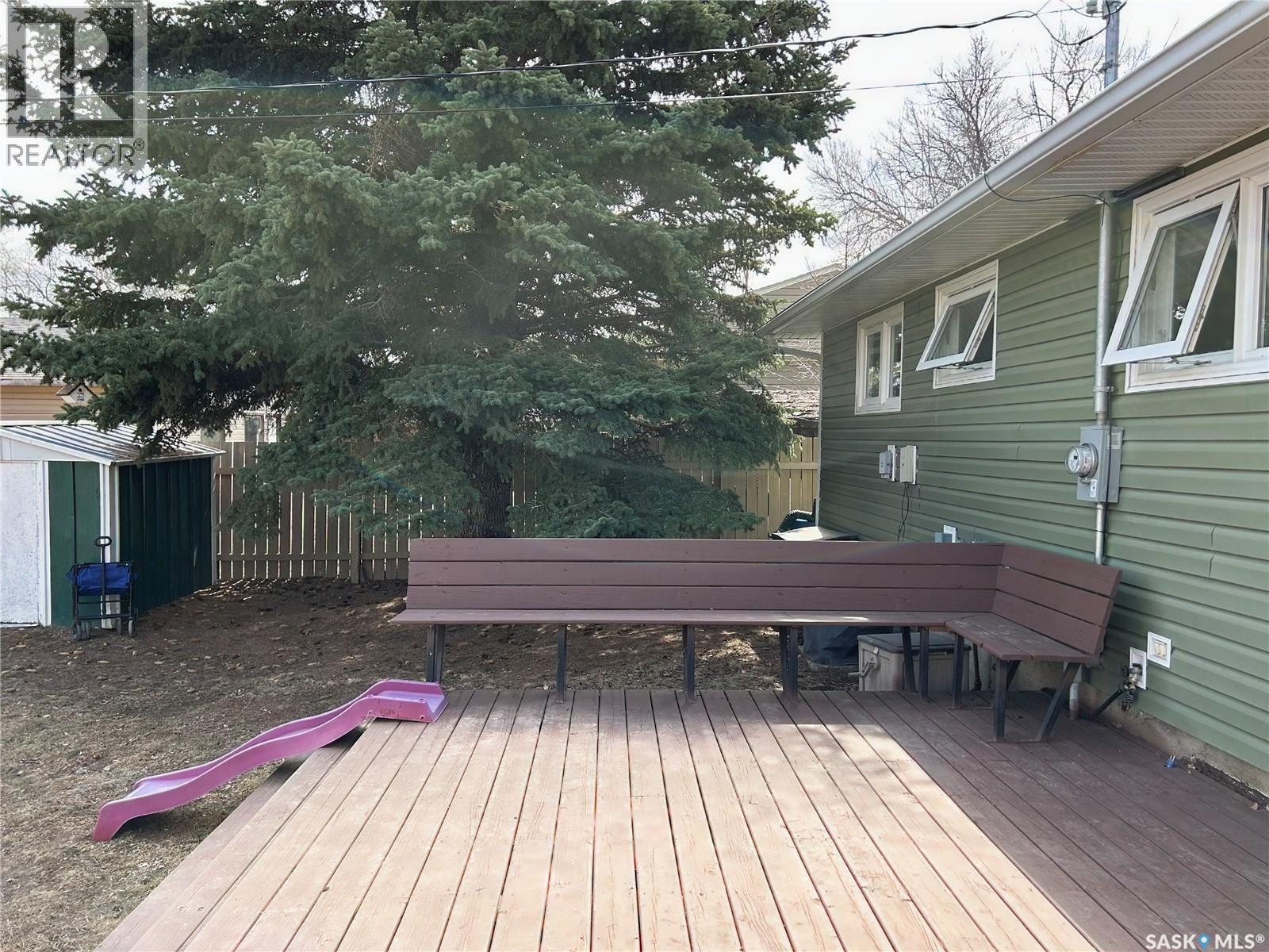 125 4Th Avenue Se, Swift Current, SK - Outdoor With Deck Patio Veranda