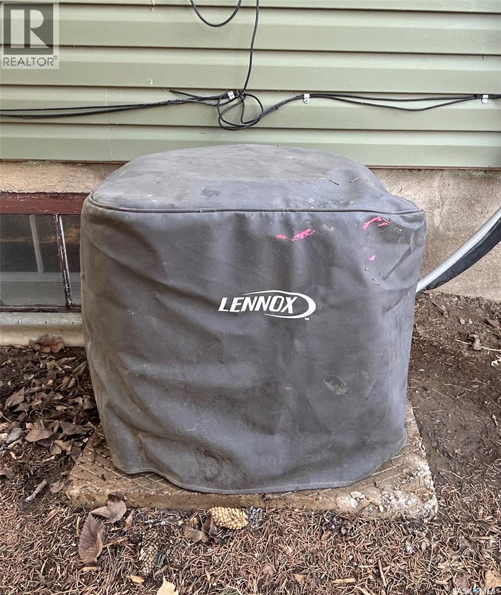 125 4Th Avenue Se, Swift Current, SK - Outdoor