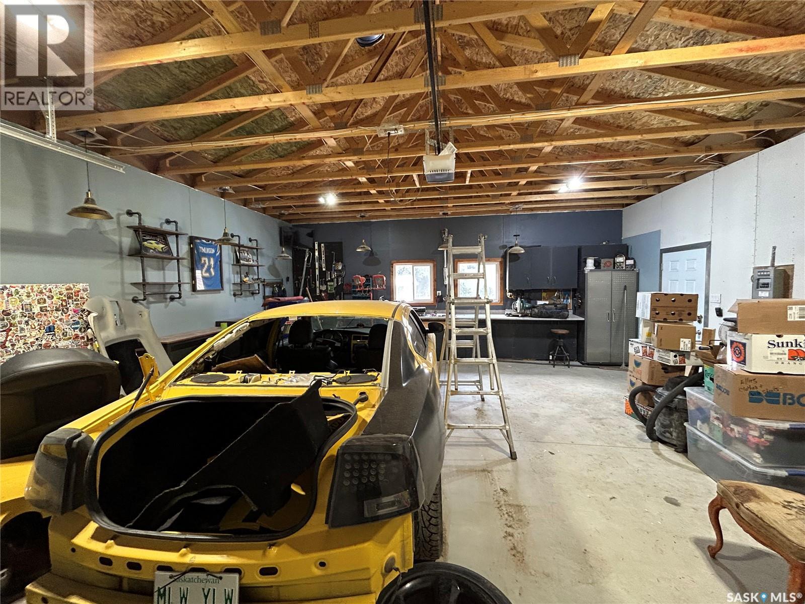 125 4Th Avenue Se, Swift Current, SK - Indoor Photo Showing Basement