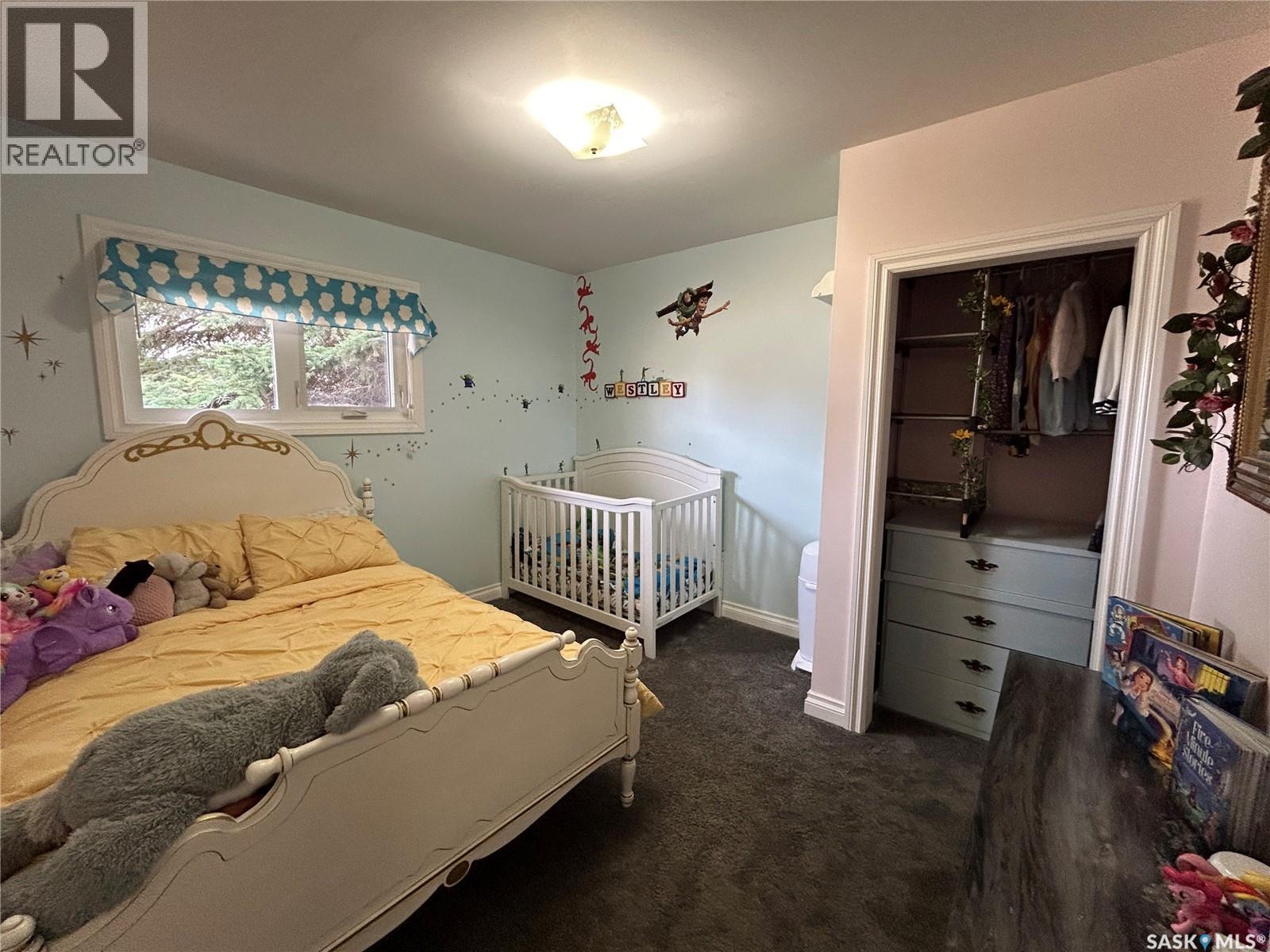 125 4Th Avenue Se, Swift Current, SK - Indoor Photo Showing Bedroom