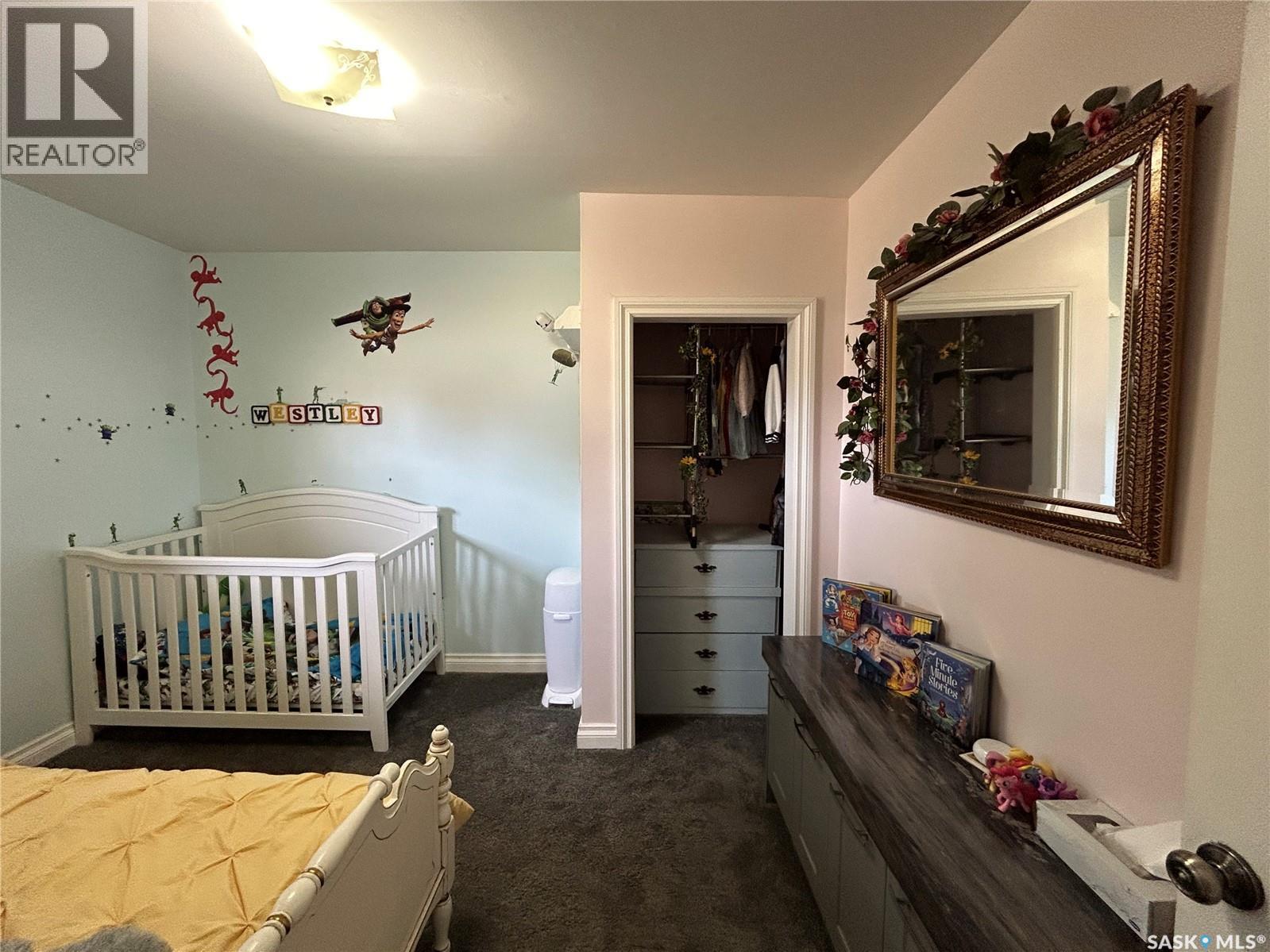 125 4Th Avenue Se, Swift Current, SK - Indoor Photo Showing Bedroom