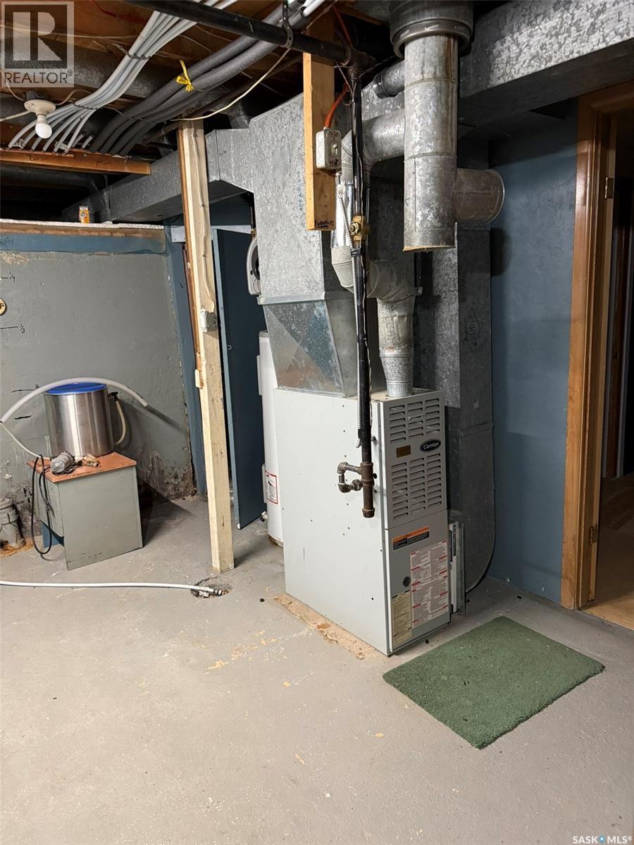 116 1St Street N, Mendham, SK - Indoor Photo Showing Basement