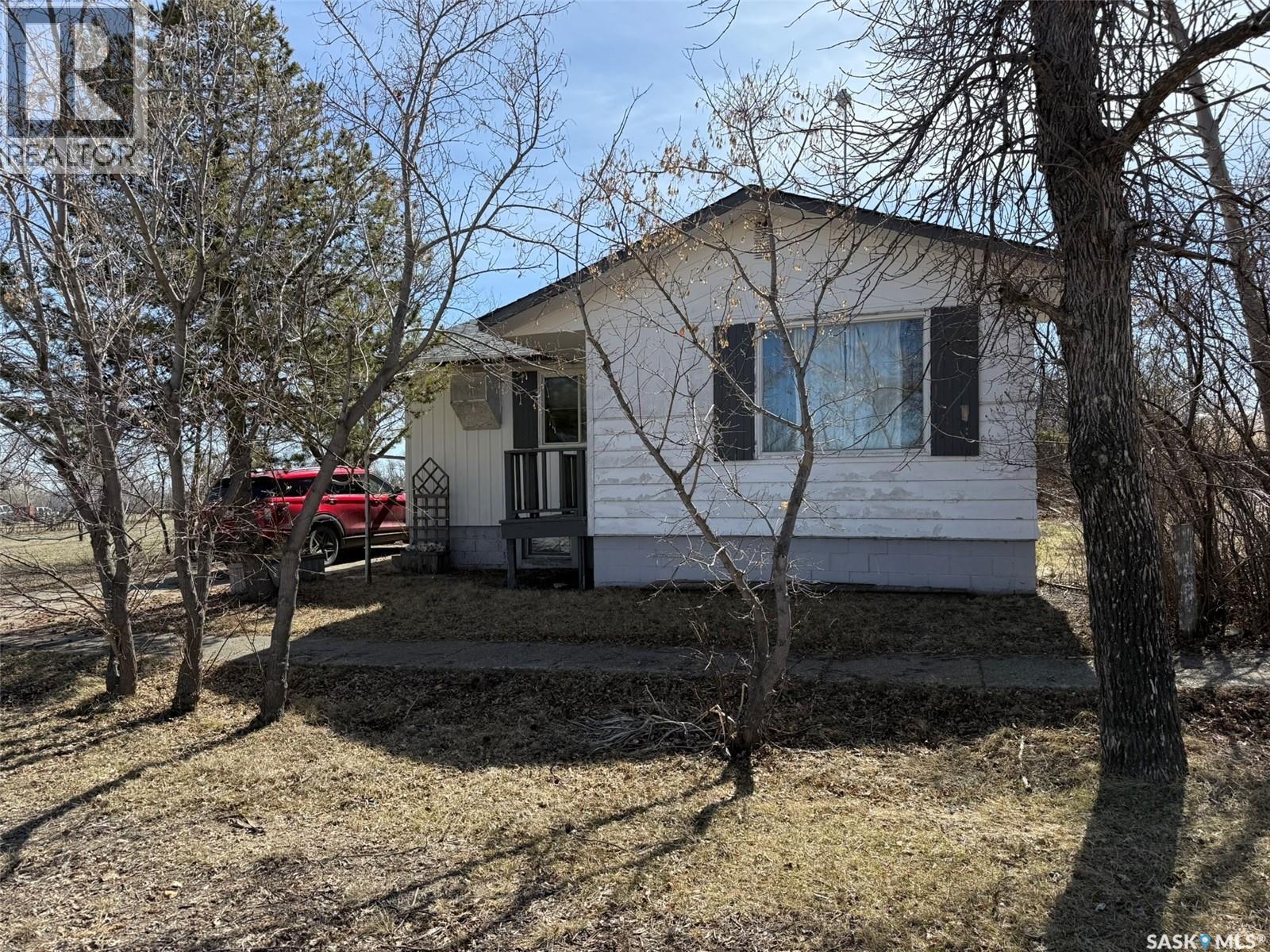 116 1St Street N, Mendham, SK - Outdoor