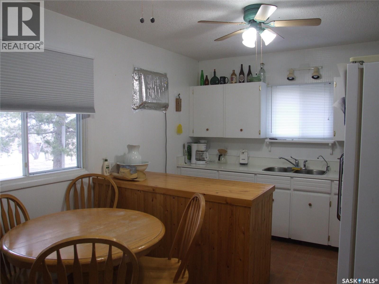 116 1St Street N, Mendham, SK - Indoor Photo Showing Dining Room
