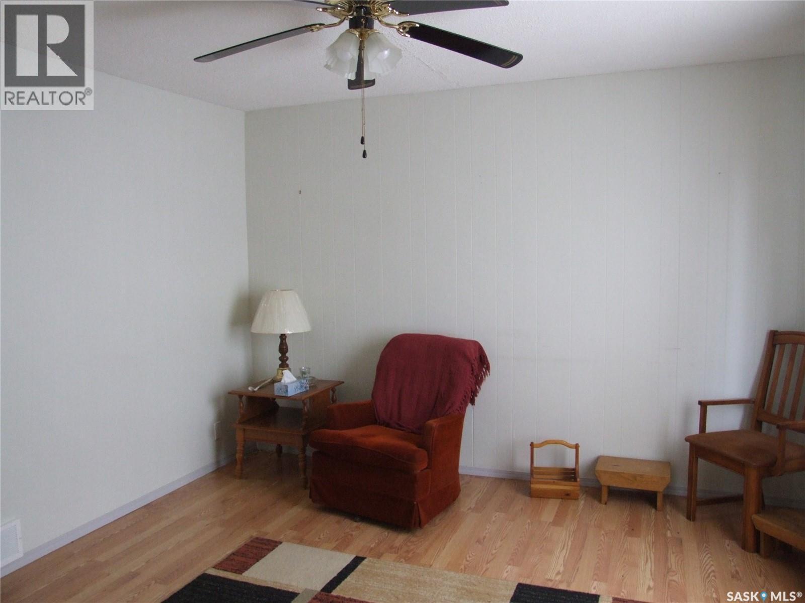 116 1St Street N, Mendham, SK - Indoor