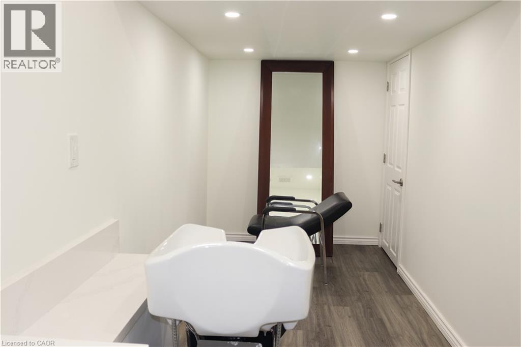 31 Sofitel Drive, Kitchener, ON - Indoor Photo Showing Other Room