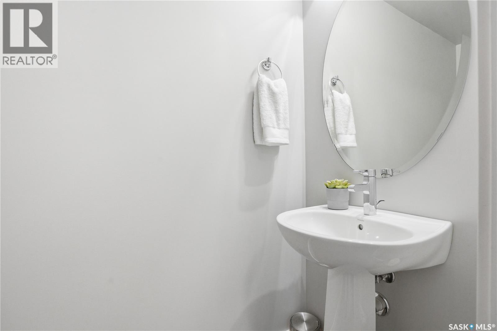 429 Germain Manor, Saskatoon, SK - Indoor Photo Showing Bathroom