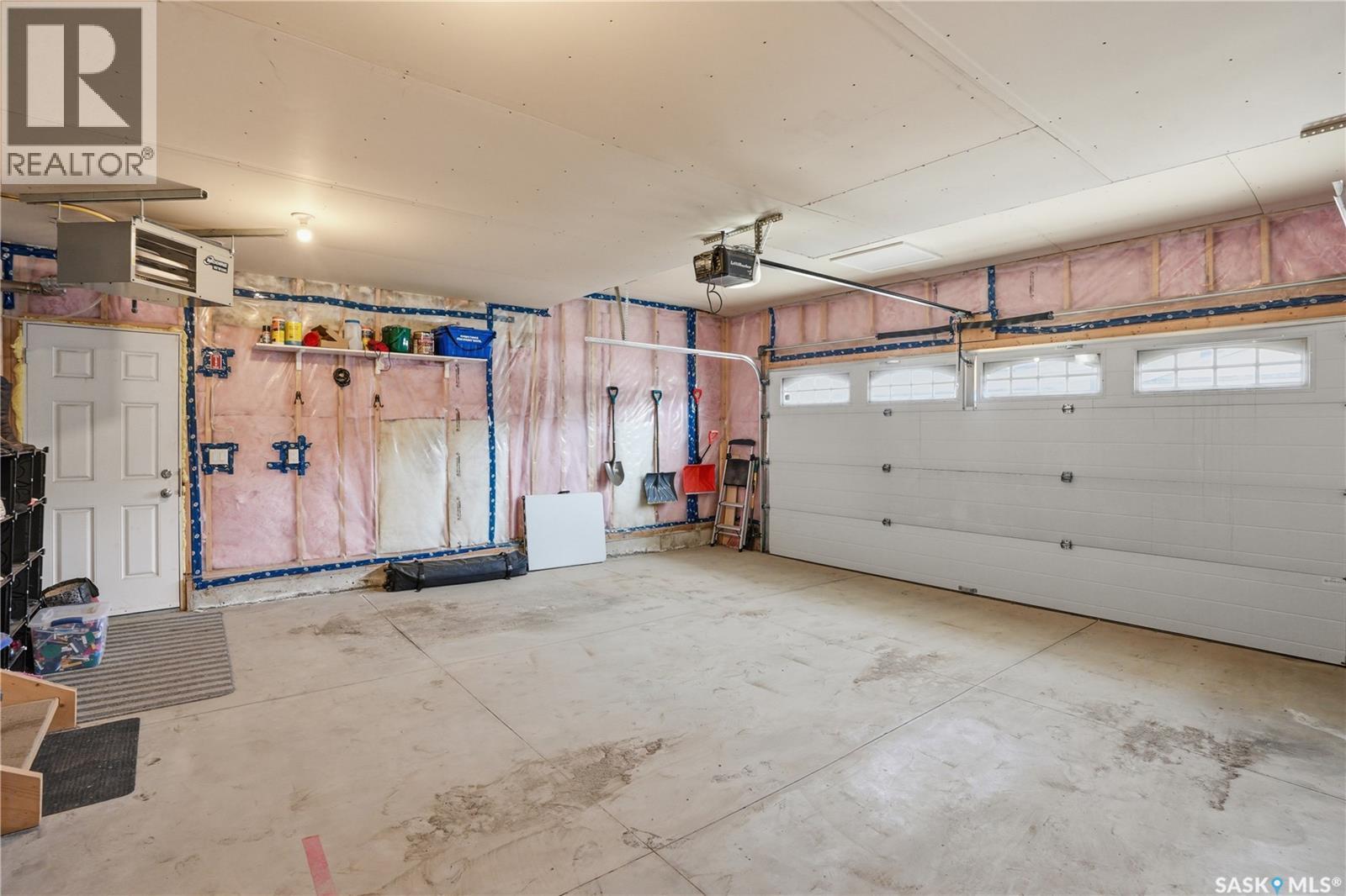 429 Germain Manor, Saskatoon, SK - Indoor Photo Showing Garage