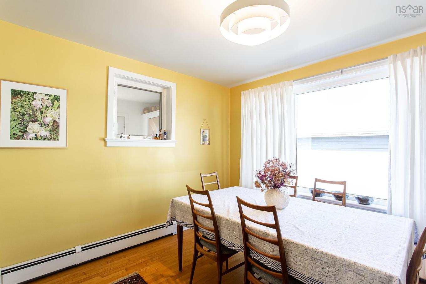 21 Spring Garden Road, Middleton, NS