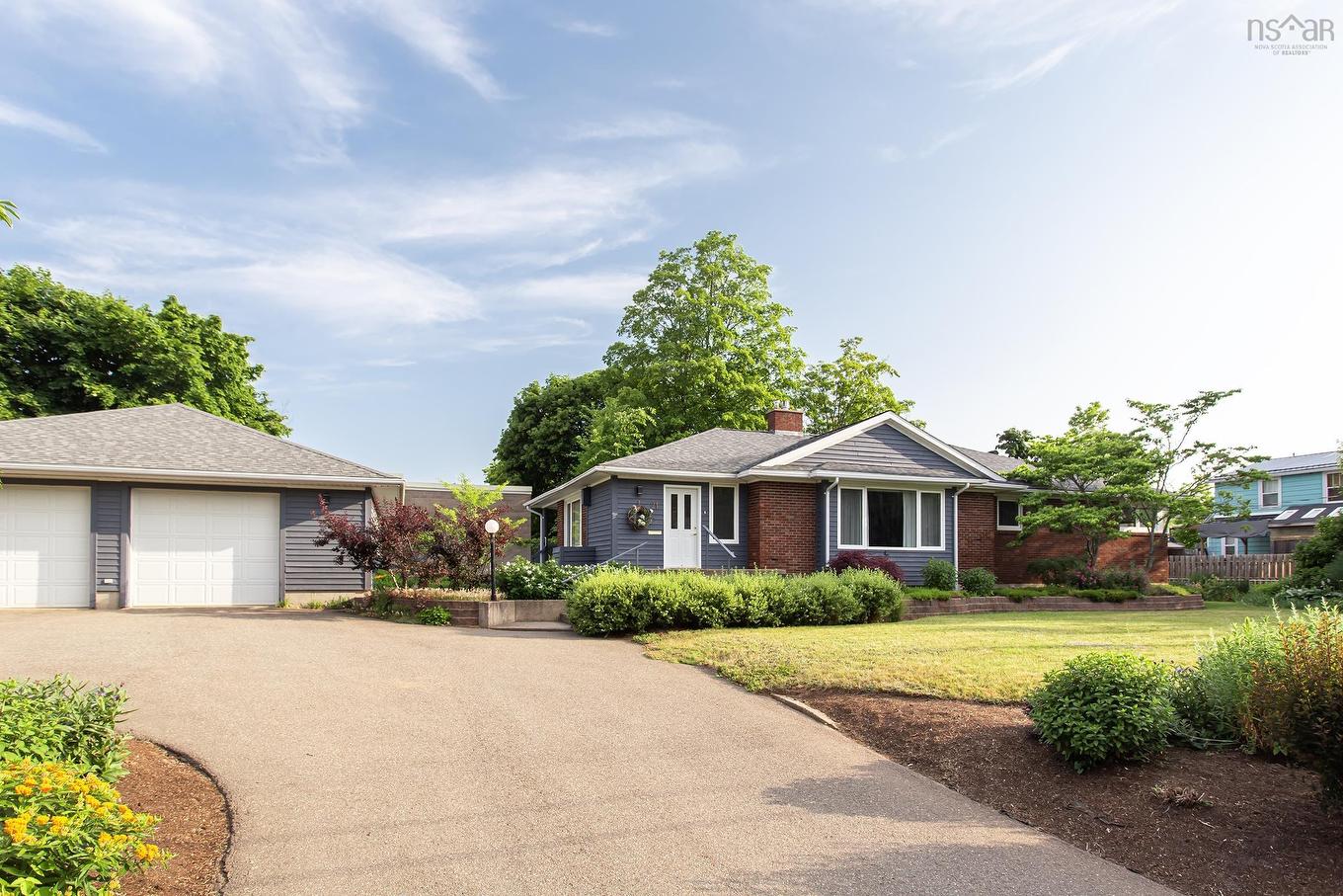 21 Spring Garden Road, Middleton, NS