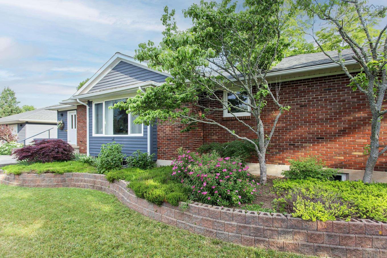 21 Spring Garden Road, Middleton, NS