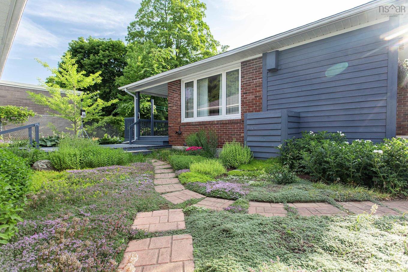 21 Spring Garden Road, Middleton, NS