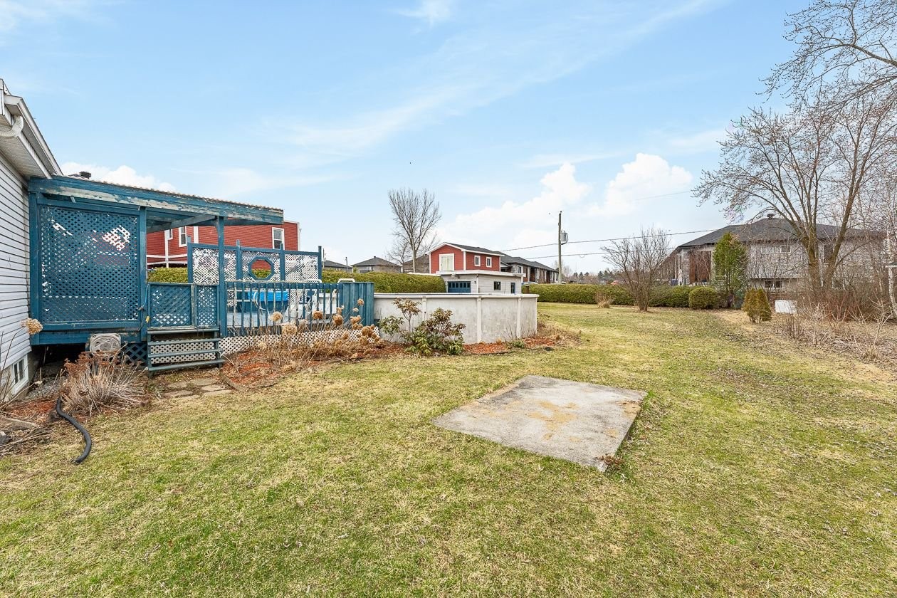 Back of Structure - 1460 Rue Principale E., Farnham, QC - Outdoor