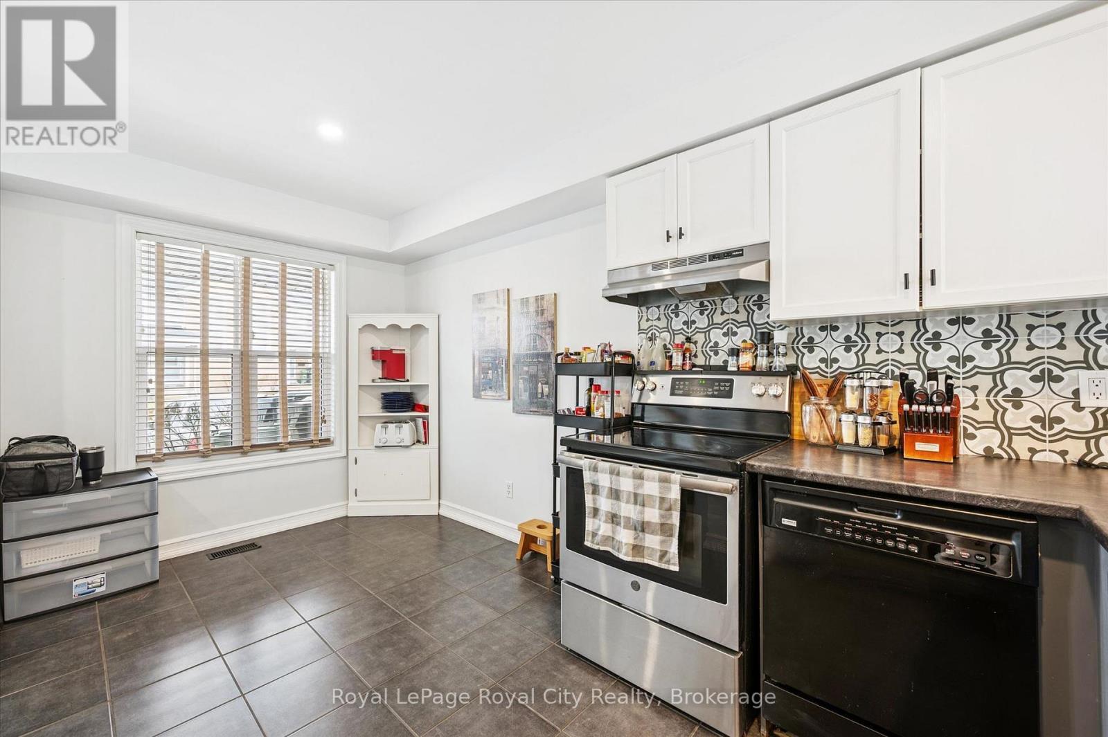 26 - 426 Grange Road, Guelph (Grange Road), ON - Indoor Photo Showing Kitchen