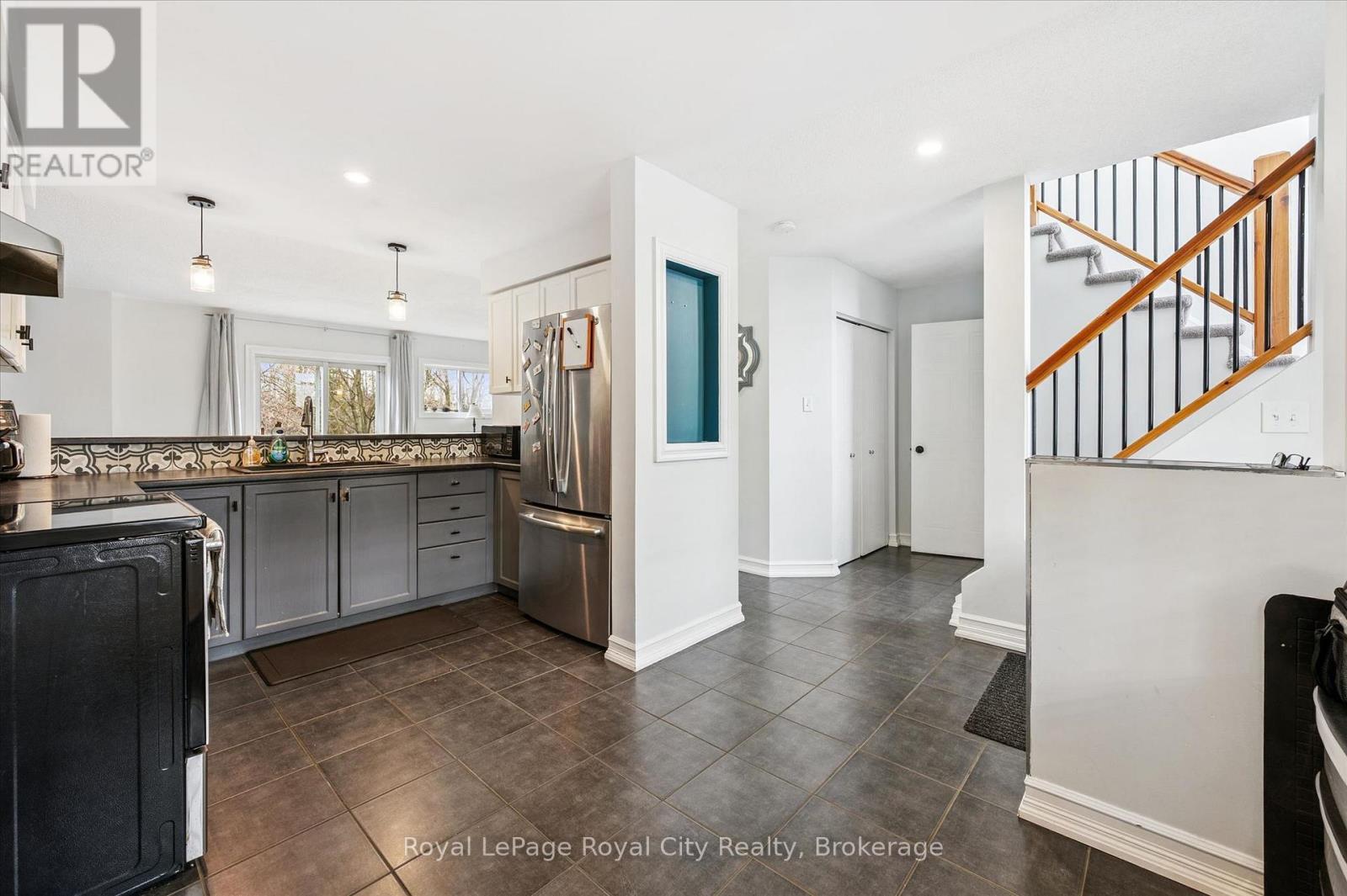 26 - 426 Grange Road, Guelph (Grange Road), ON - Indoor Photo Showing Kitchen