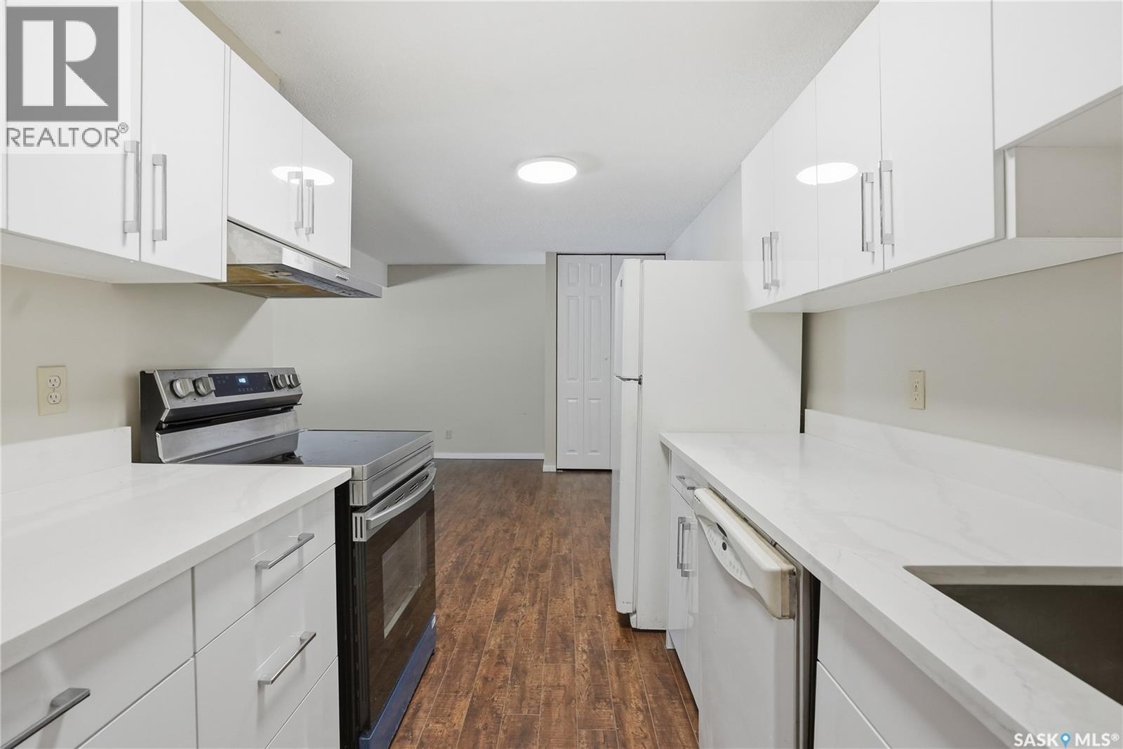 203 311 Tait Crescent, Saskatoon, SK - Indoor Photo Showing Kitchen