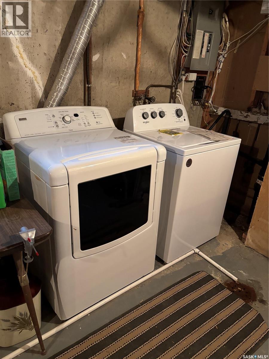 317 Y Avenue N, Saskatoon, SK - Indoor Photo Showing Laundry Room