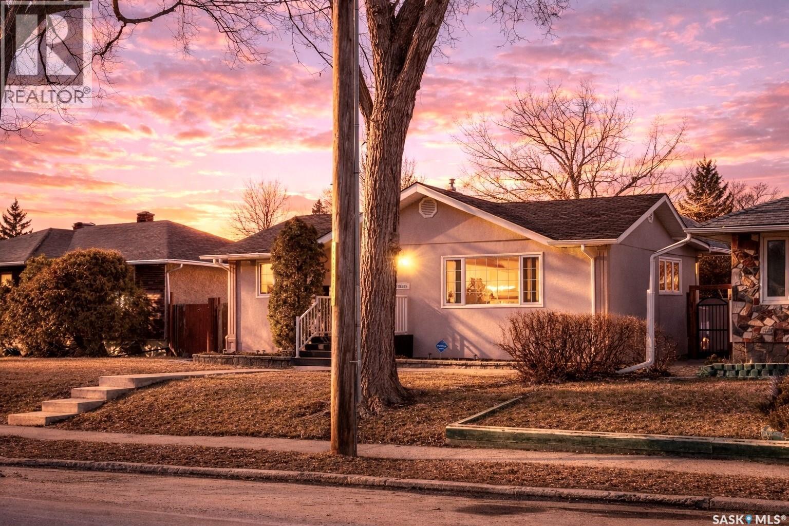 5308 2Nd Avenue, Regina, SK - Outdoor