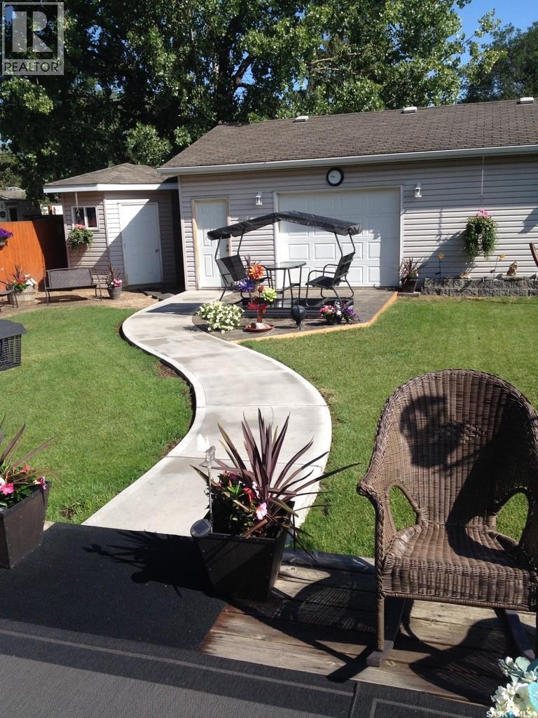 5308 2Nd Avenue, Regina, SK - Outdoor With Deck Patio Veranda