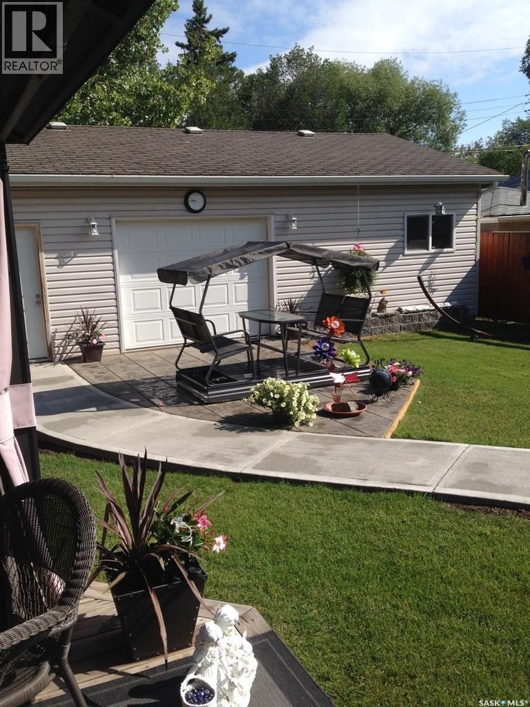 5308 2Nd Avenue, Regina, SK - Outdoor With Deck Patio Veranda