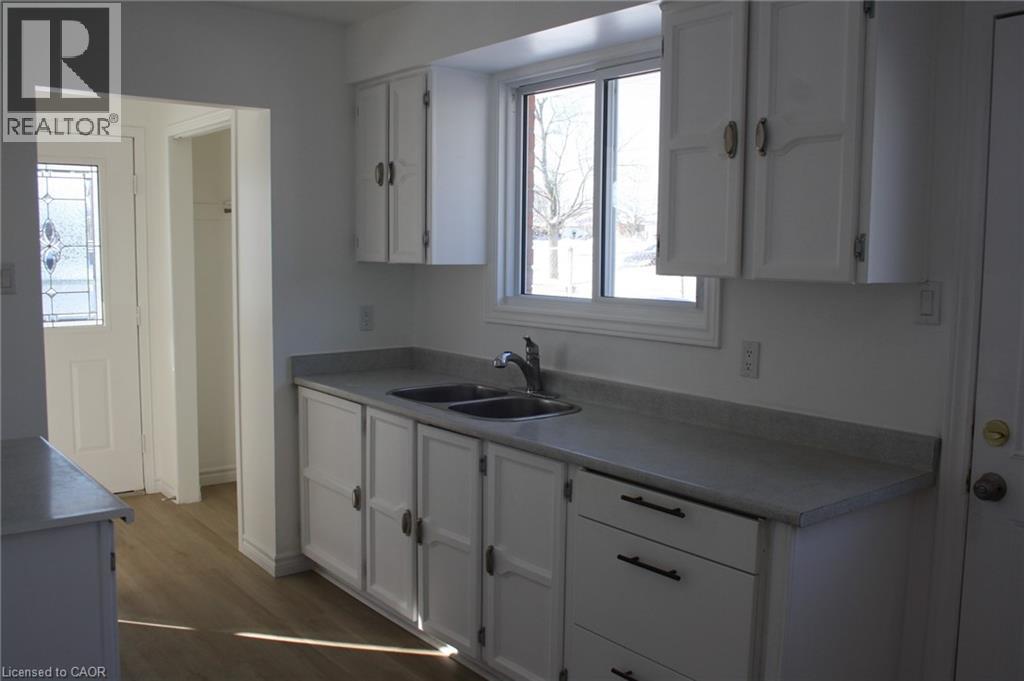 71 Nickolas Crescent, Cambridge, ON - Indoor Photo Showing Kitchen With Double Sink