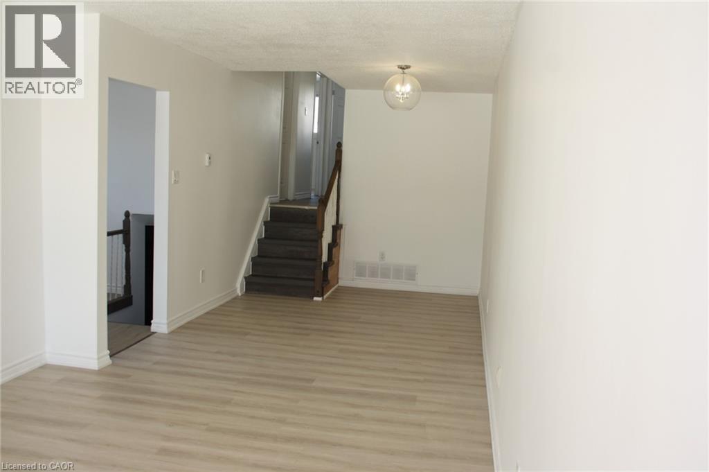 71 Nickolas Crescent, Cambridge, ON - Indoor Photo Showing Other Room