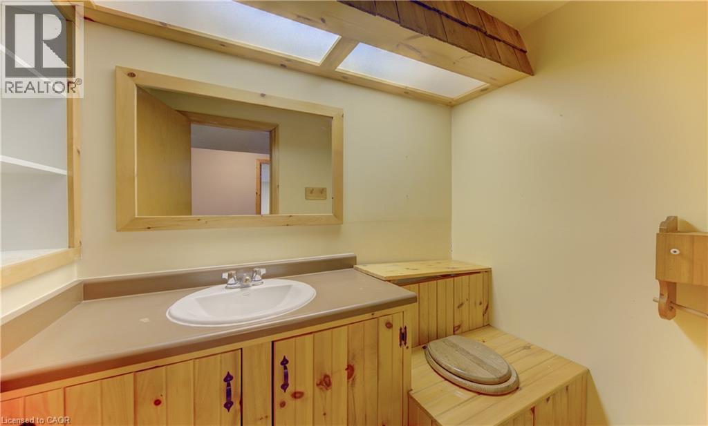Bathroom with vanity - 190 Silvercrest Drive, Waterloo, ON - Indoor Photo Showing Bathroom