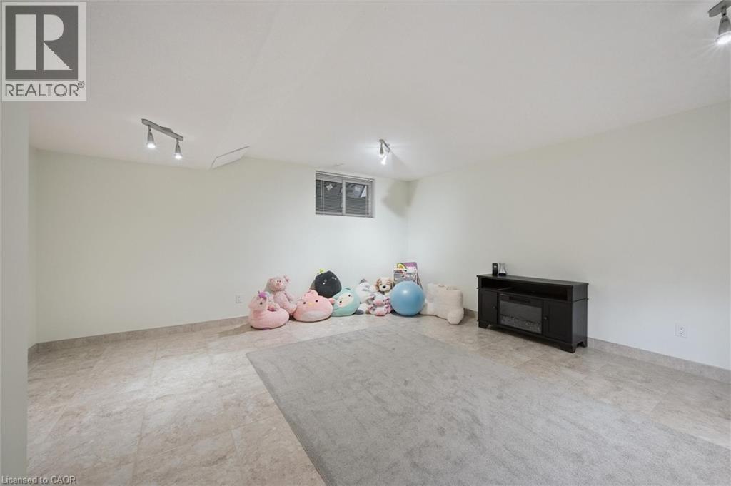 122 Grand River Boulevard, Kitchener, ON - Indoor