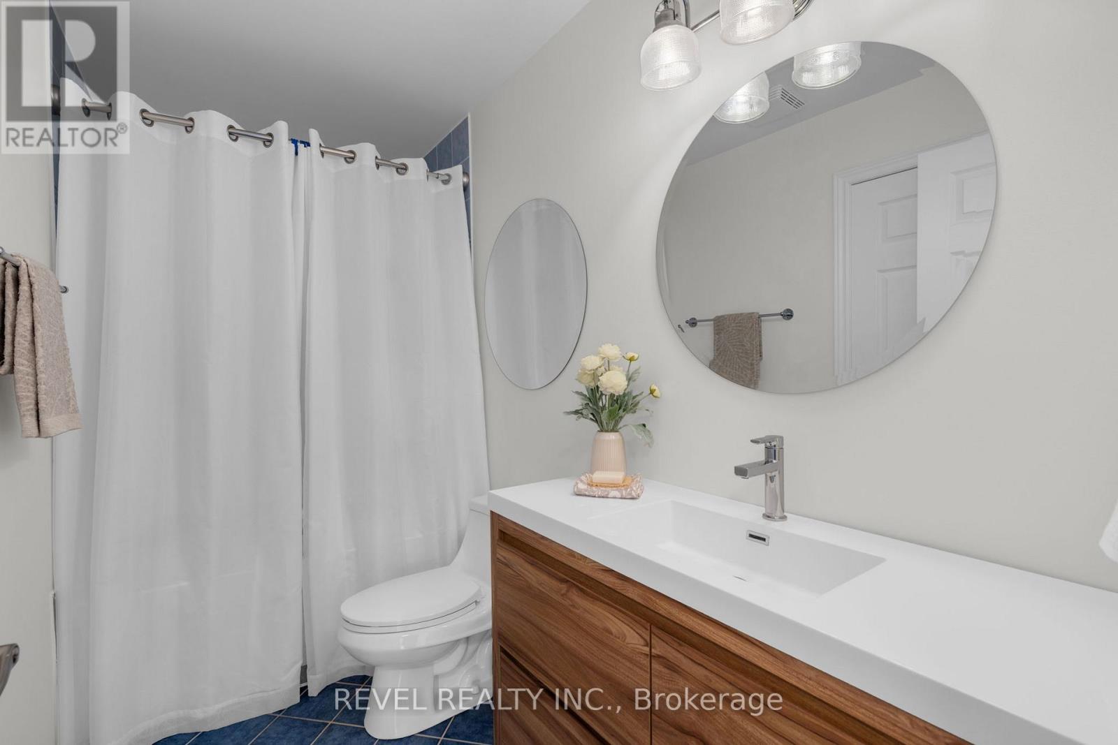 77 Marsellus Drive, Barrie, ON - Indoor Photo Showing Bathroom