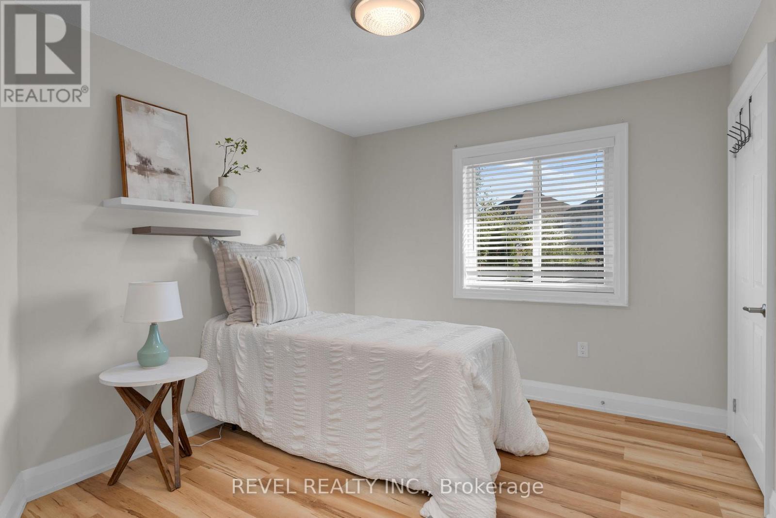 77 Marsellus Drive, Barrie, ON - Indoor Photo Showing Bedroom
