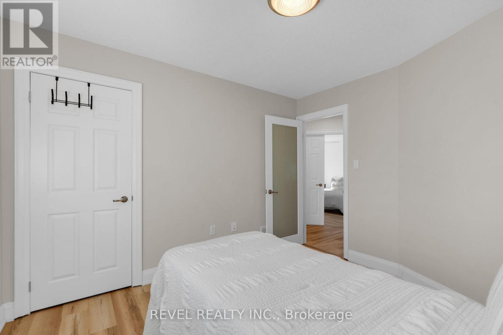77 Marsellus Drive, Barrie, ON - Indoor Photo Showing Bedroom