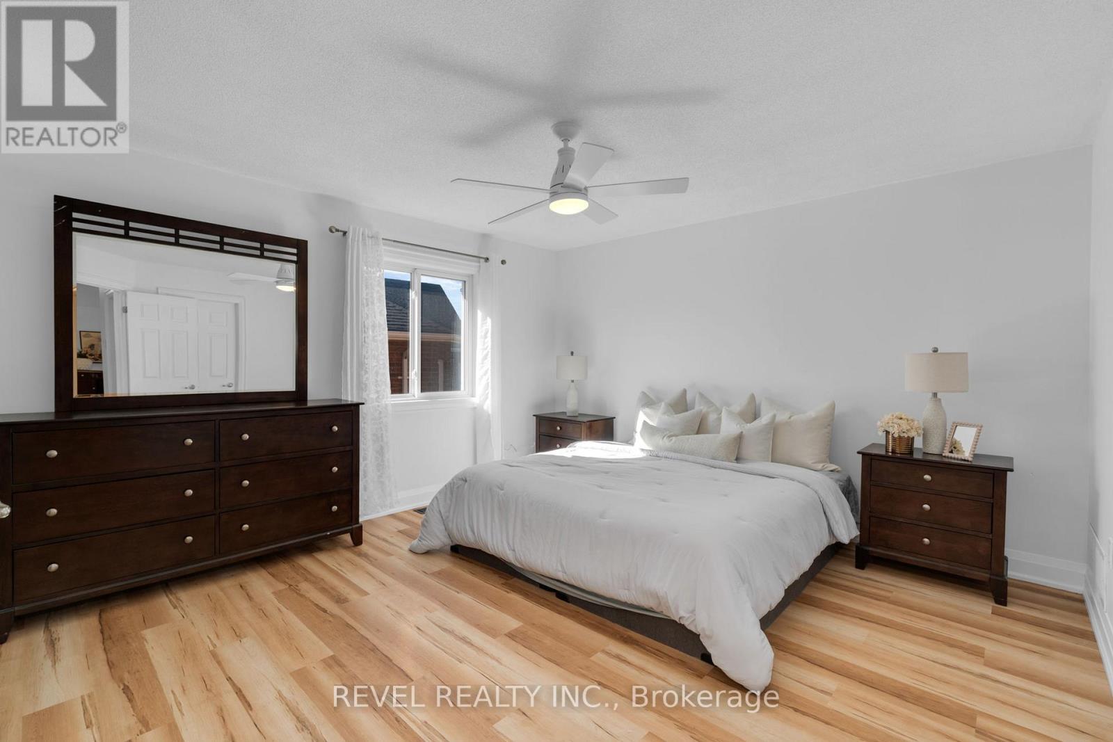 77 Marsellus Drive, Barrie, ON - Indoor Photo Showing Bedroom
