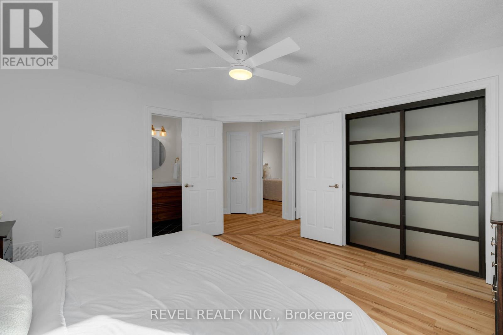 77 Marsellus Drive, Barrie, ON - Indoor Photo Showing Bedroom