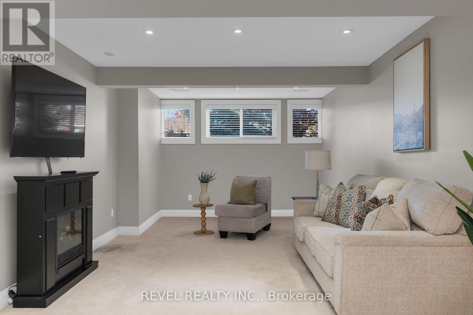 77 Marsellus Drive, Barrie, ON - Indoor