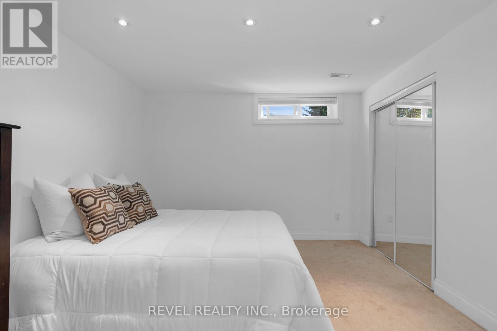77 Marsellus Drive, Barrie, ON - Indoor