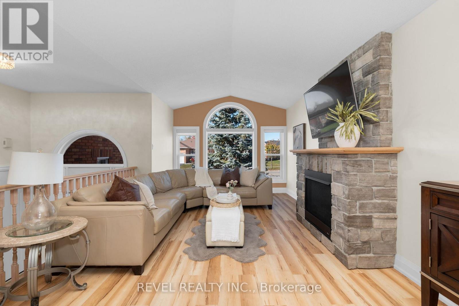 77 Marsellus Drive, Barrie, ON - Indoor Photo Showing Living Room With Fireplace