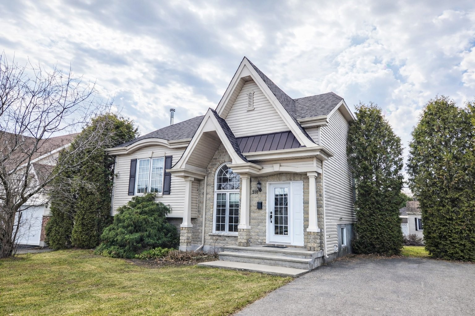 Front of Structure - 310 Rue Mary, Lachute, QC - Outdoor With Facade