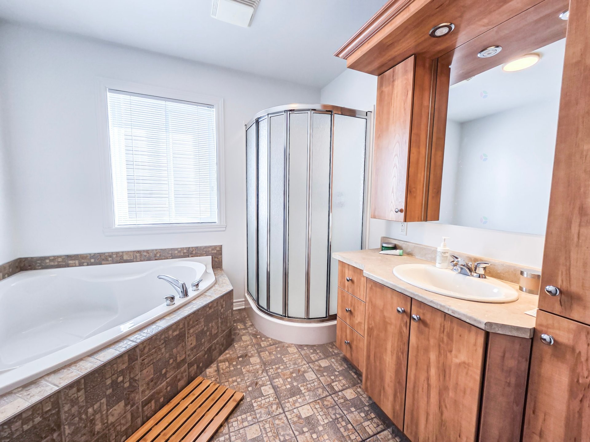 Bathroom - 310 Rue Mary, Lachute, QC - Indoor Photo Showing Bathroom