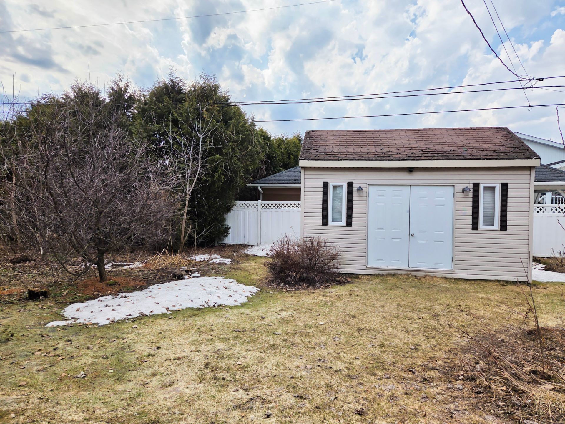 Courtyard - 310 Rue Mary, Lachute, QC - Outdoor