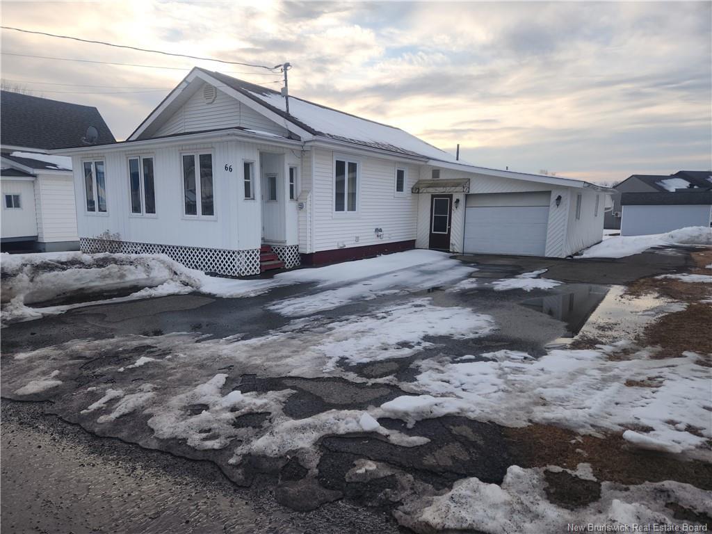 66 St-Antoine St, Saint-Léonard, NB