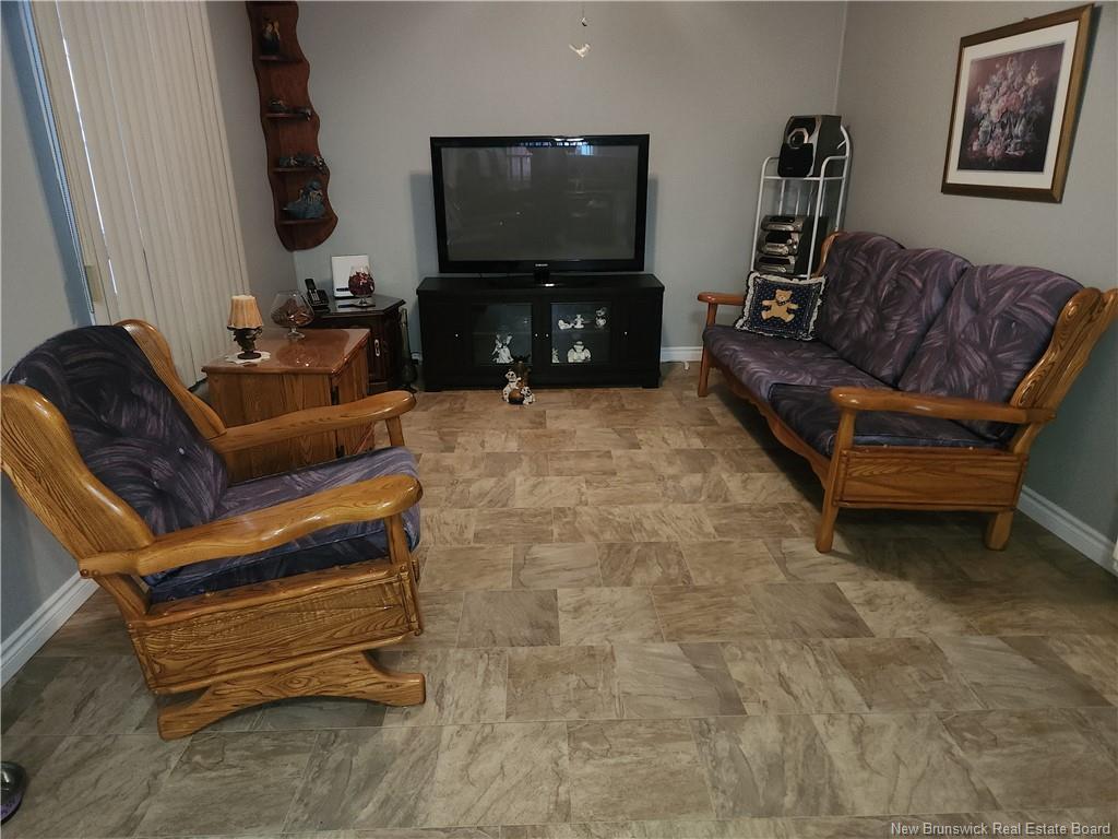 66 St-Antoine St, Saint-Léonard, NB