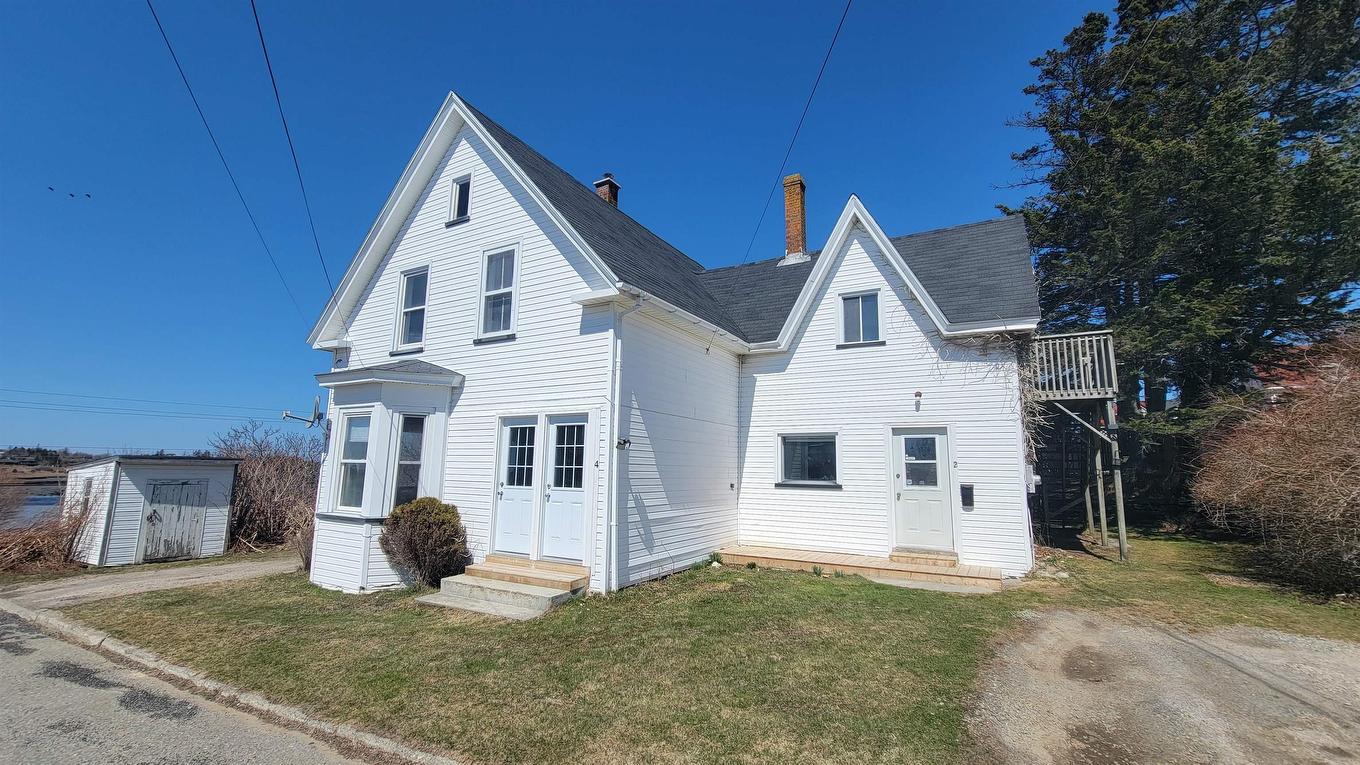2-4 Baker Street, Yarmouth, NS